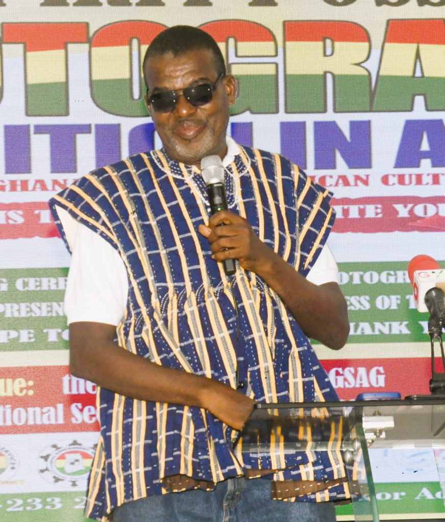 Photographer encourages young people to develop photography skills through the internet. Mr Thomas Fynn, a prolific Ghanaian photographer and Executive Director, FYNNexhibits, has encouraged children and young people to utilise the internet to develop skills in photography.