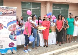 Little Angels Trust donates to Mamobi Hospital 