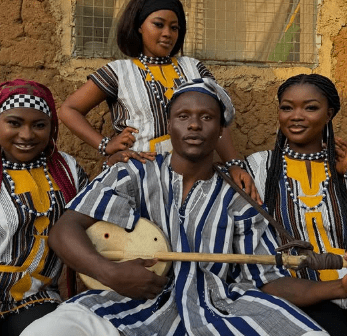 Jay Bahd Honors Ghanaian Tradition in Captivating “SIKA ASEM” Visuals