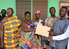 Baasa Paramount Chief unveils education fund, urges students to learn and benefit  