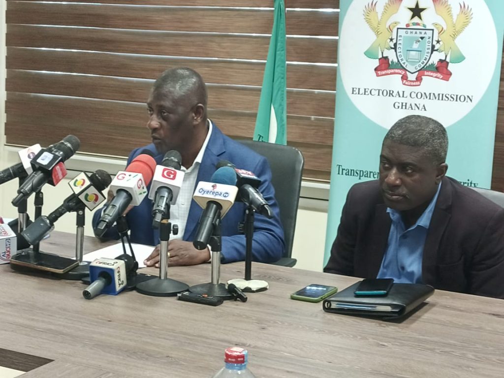 Extending Voters registration exercise not feasible – EC. The Electoral Commission (EC) says it is "not feasible" to extend the deadline for the ongoing voters registration exercise.