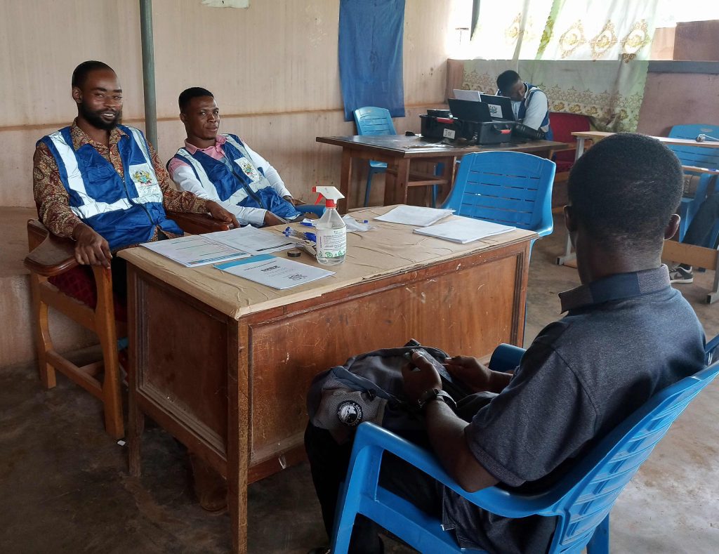 Prospective voters stranded as activation code delays limited registration exercise in Sunyani. The first day of the Electoral Commission’s (EC) limited voter registration in the Sunyani East Constituency was delayed because of the absence of activation codes to access the registration process.