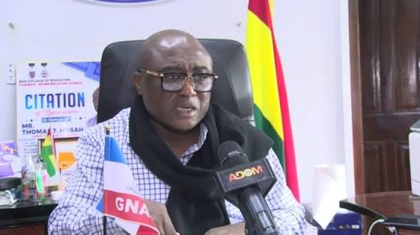 Teacher unions threaten strike over delayed promotion of newly promoted teachers